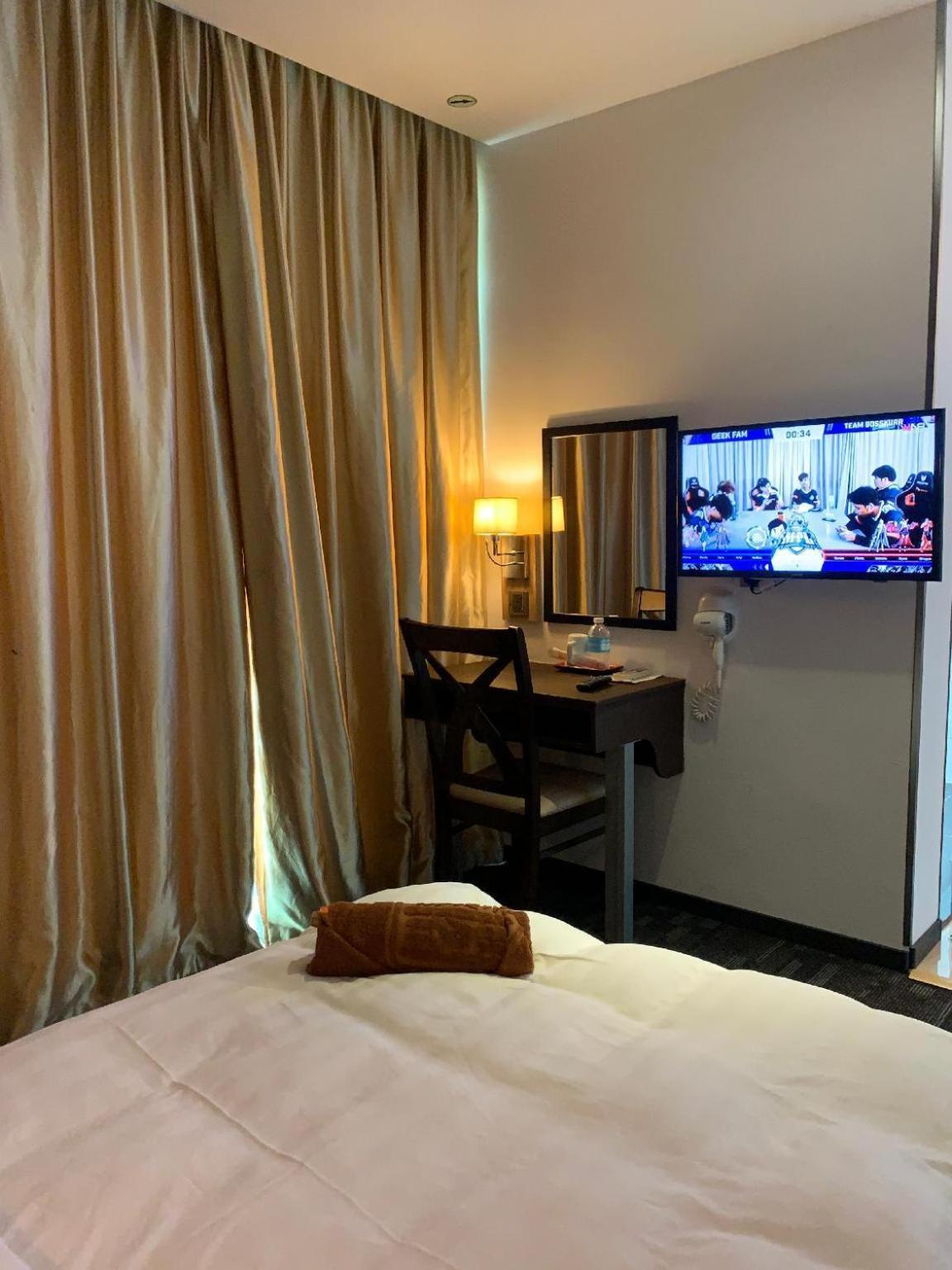 The Room Hotel Miri Rum bild